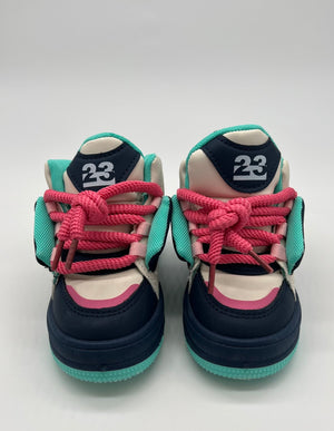 Mini Skater Kicks 🛹 - KIDITOPIA