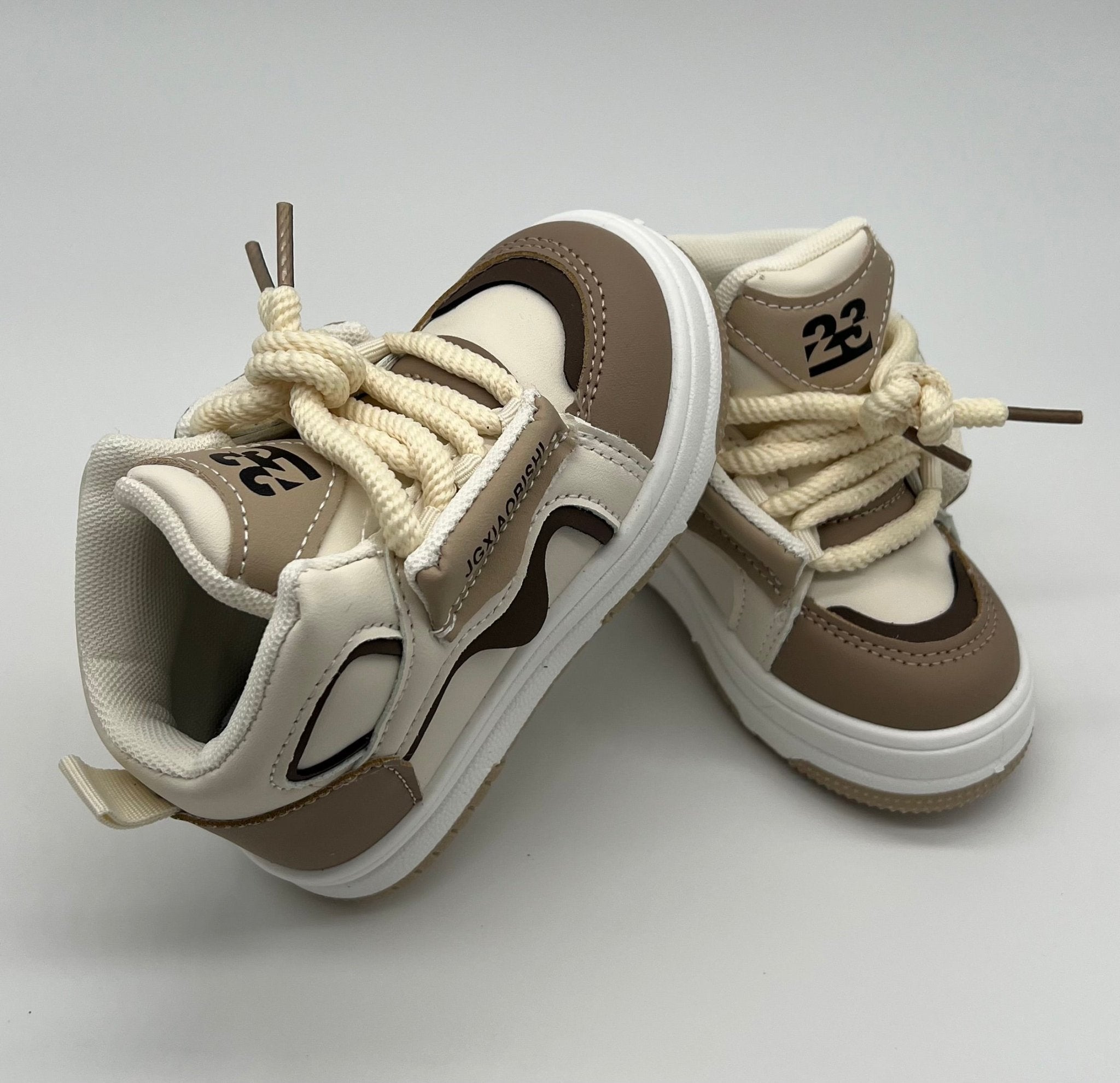 Mini Skater Kicks 🛹 - KIDITOPIA