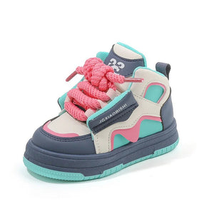 Mini Skater Kicks 🛹 - KIDITOPIA